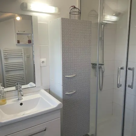 Escapade Poitevine - Maison Climatisee Avec 3 Ch - 4 Min Futuroscope Et Aquascope Апартаменты Чассенеуил-Ду-Поитоу