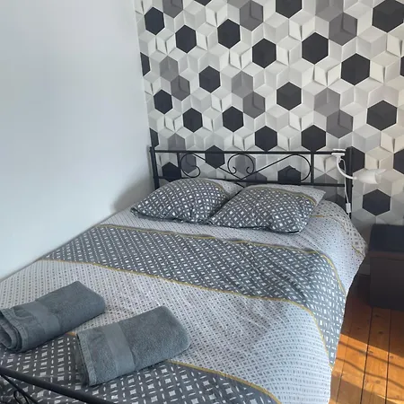 Апартаменты Escapade Poitevine - Maison Climatisee Avec 3 Ch - 4 Min Futuroscope Et Aquascope