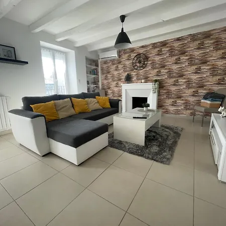 Апартаменты Escapade Poitevine - Maison Climatisee Avec 3 Ch - 4 Min Futuroscope Et Aquascope *