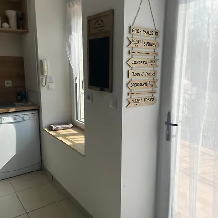 Escapade Poitevine - Maison Climatisee Avec 3 Ch - 4 Min Futuroscope Et Aquascope Апартаменты *