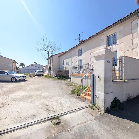 Apartment Escapade Poitevine - Maison Climatisee Avec 3 Ch - 4 Min Futuroscope Et Aquascope *
