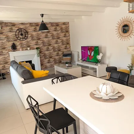 Apartment Escapade Poitevine - Maison Climatisee Avec 3 Ch - 4 Min Futuroscope Et Aquascope Chasseneuil-du-Poitou