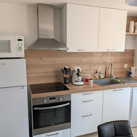 Apartment Escapade Poitevine - Maison Climatisee Avec 3 Ch - 4 Min Futuroscope Et Aquascope