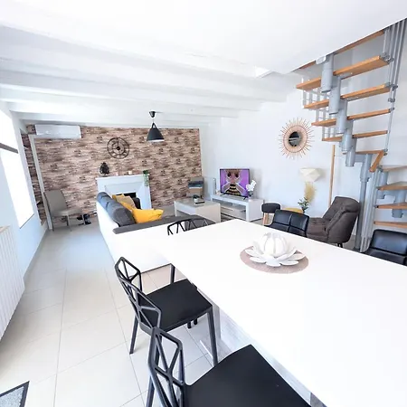 Escapade Poitevine - Maison Climatisée Avec 3 Ch - 4 Min Futuroscope Et Aquascope Appartamento